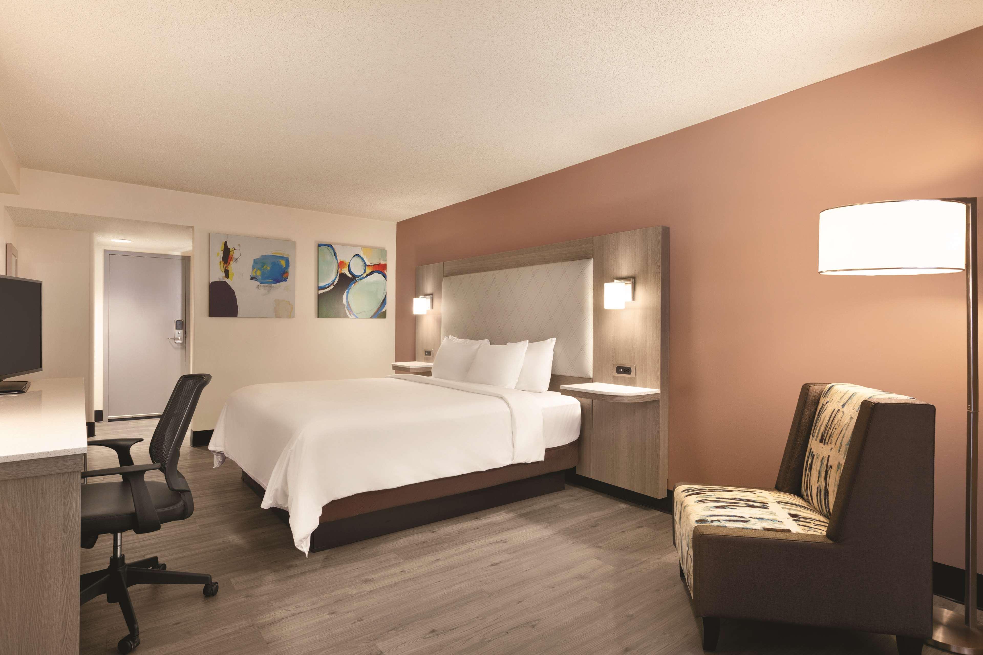 Radisson Hotel Lenexa Overland Park Exterior foto