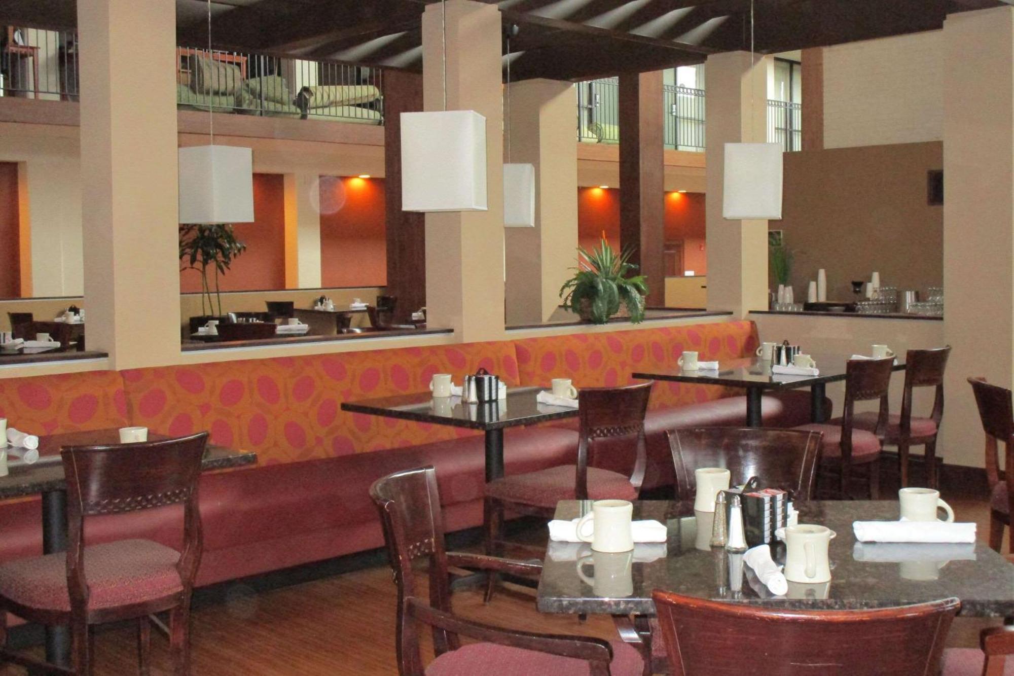 Radisson Hotel Lenexa Overland Park Exterior foto