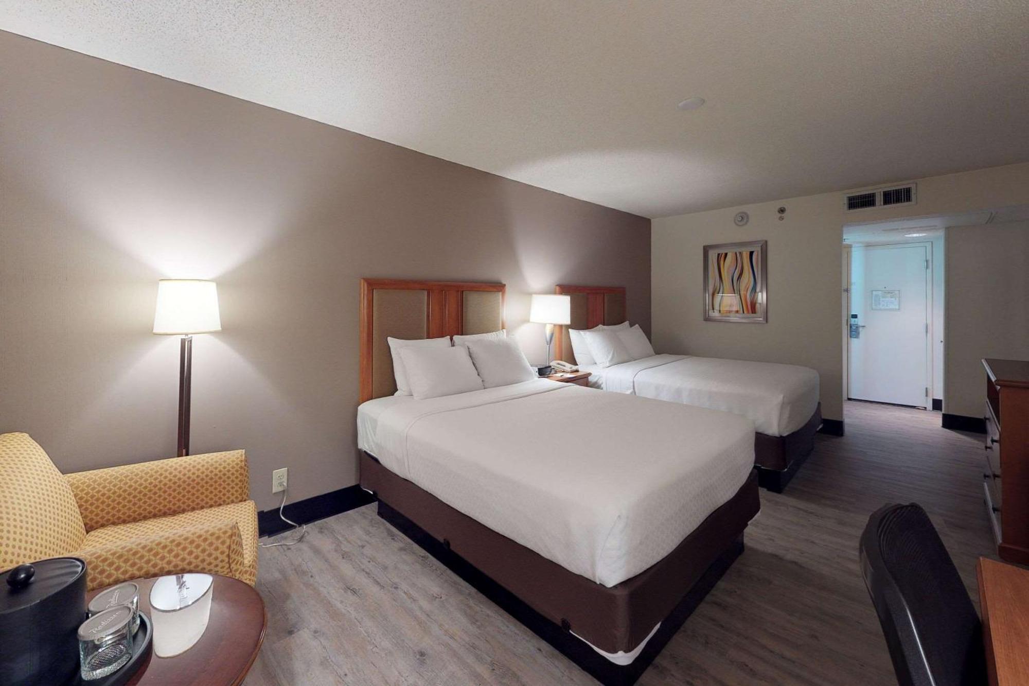 Radisson Hotel Lenexa Overland Park Exterior foto