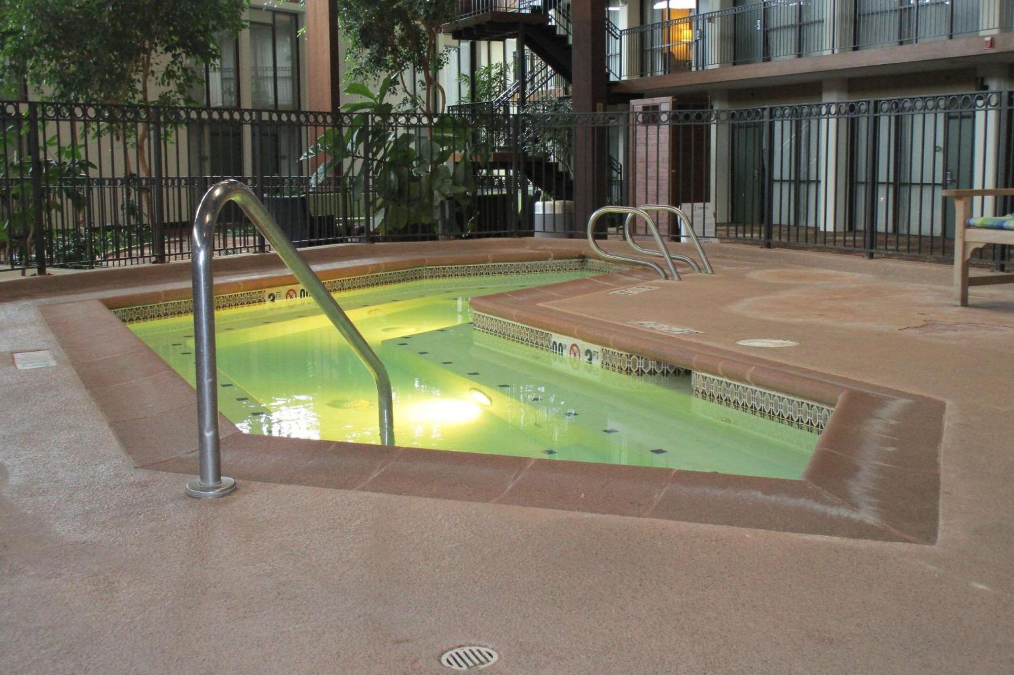 Radisson Hotel Lenexa Overland Park Exterior foto