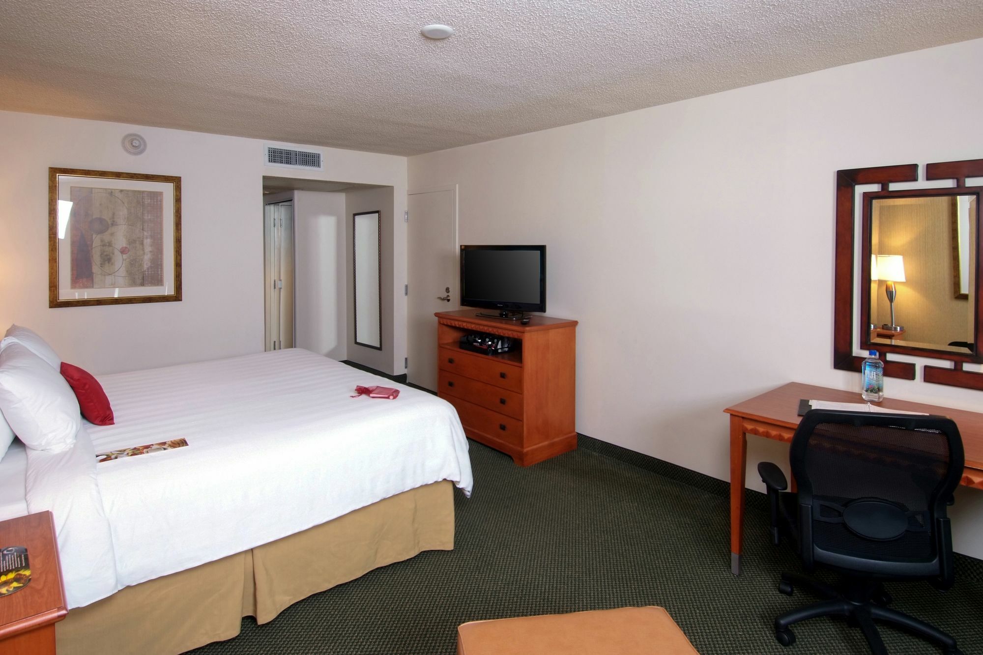 Radisson Hotel Lenexa Overland Park Exterior foto